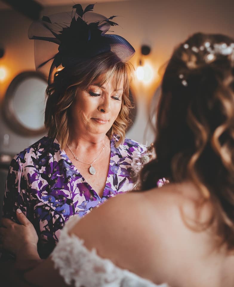 Mothers first look at her daughter on her wedding day 